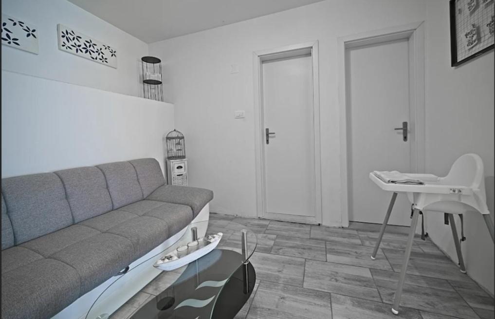 Apartment Vita Postira Exterior photo
